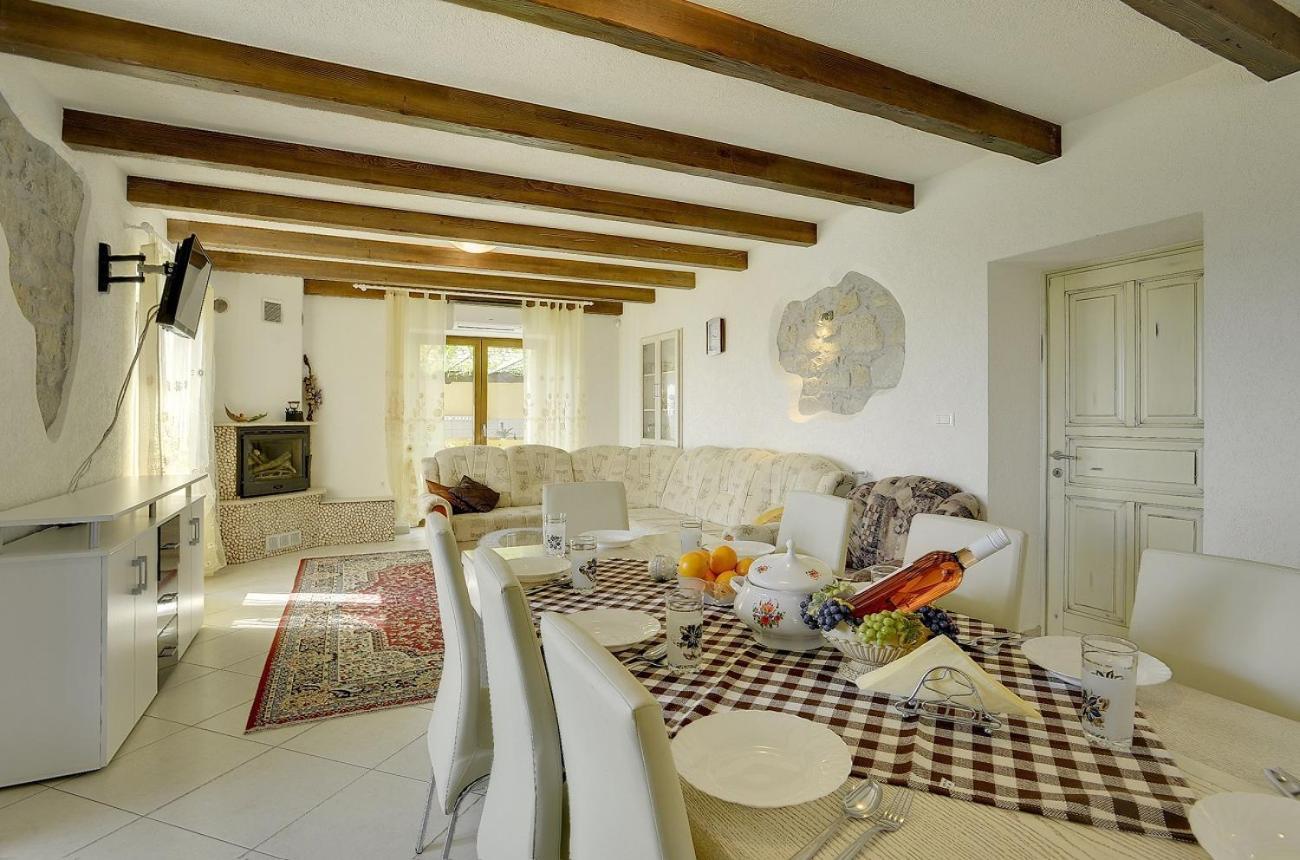 Villa Bella Lupoglav  Ngoại thất bức ảnh